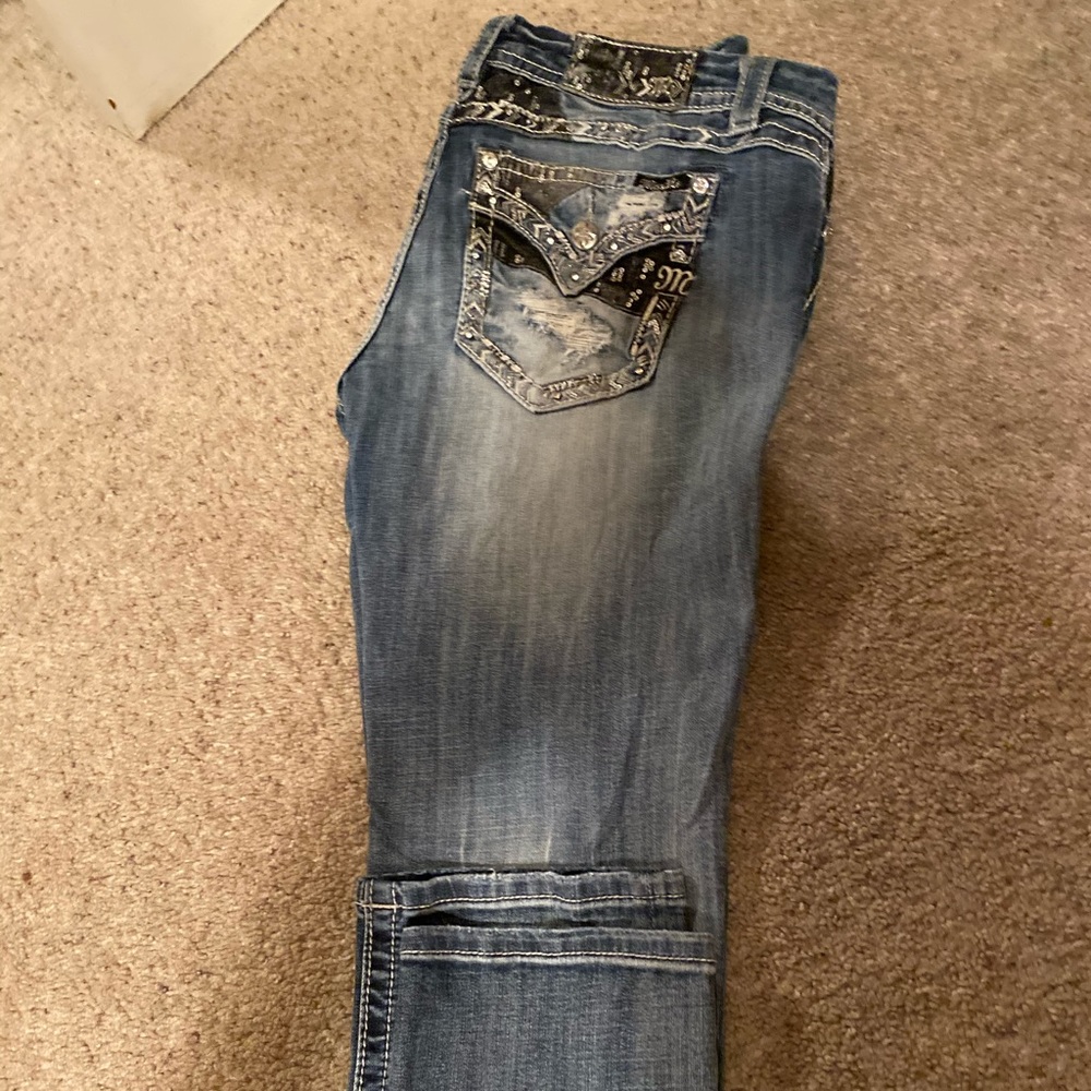 31 Lightly distressed Miss Me Capris